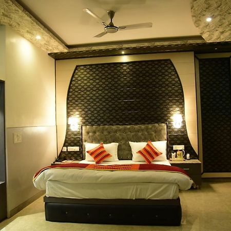The Park Presidency Hotel Bareilly Exterior photo